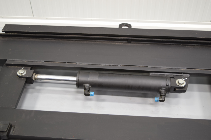 Závěsné boční posuvy – výběr dle nosnosti a desky